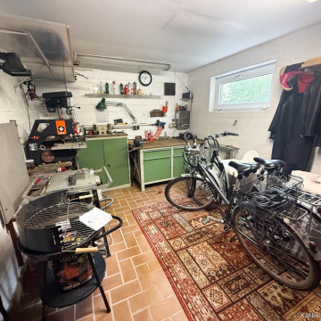 Garage mit Werkstatt Garage mit Werkstatt